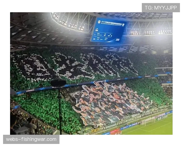 多特蒙德主场球迷展示巨型TIFO，球队2-0战胜本菲卡